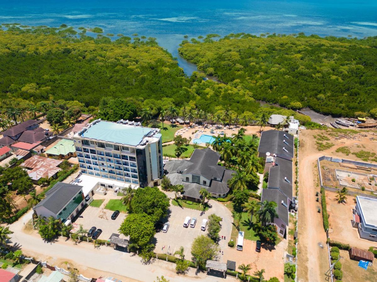 Tanga Beach Resort & Spa Exteriör bild